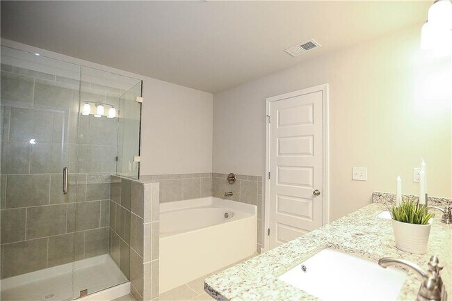 Building Photo - 2304 Shetley Creek Dr