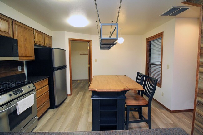 Building Photo - 13360 SW Gallop Ct