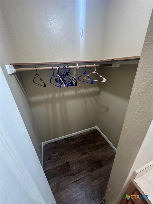 Building Photo - 207 Palmwood Dr