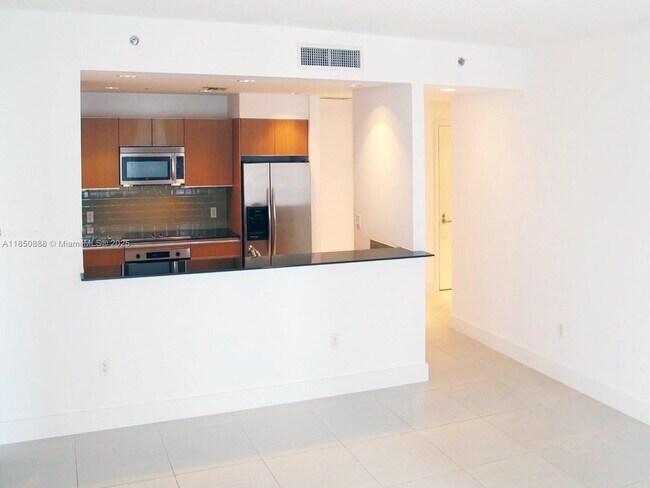 Building Photo - 1050 Brickell Ave