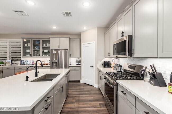 Building Photo - 13848 S 177th Ln