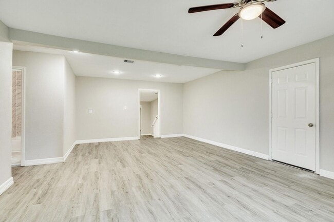 Building Photo - Recently Renovated 4-Bedroom Home with Mod...