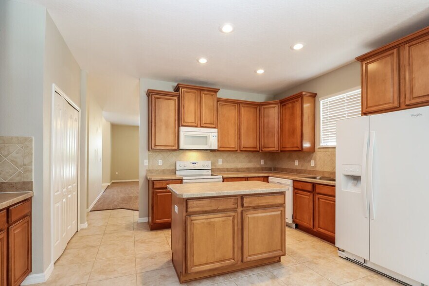 Building Photo - 11856 Colony Lakes Blvd