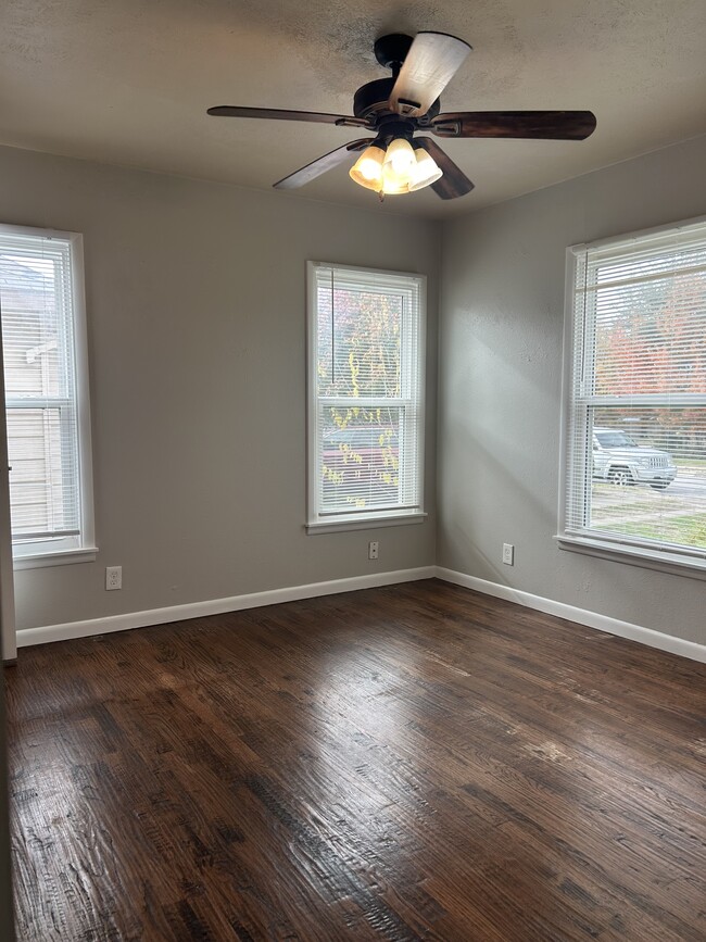 Building Photo - 3504 Jane Ln