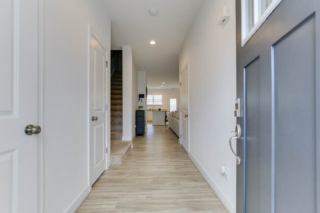 Building Photo - 2416 Trafton Pl