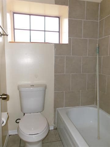 Building Photo - 2409 Ventura Dr