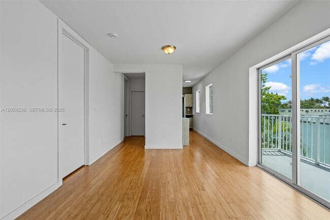 Building Photo - 7950 Tatum Waterway Dr