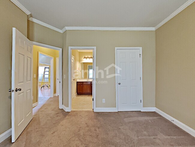 Building Photo - 731 Langley Farms Dr