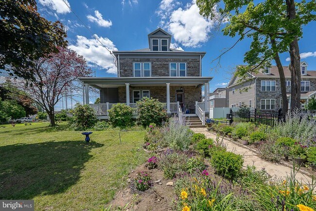 Building Photo - 7350 Ridge Ave