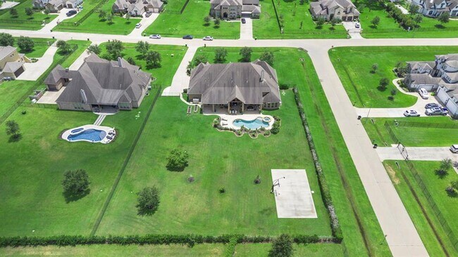 Building Photo - 4703 Beekman Drive