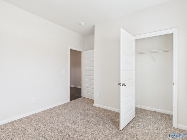Building Photo - 121 Betty Williams Dr