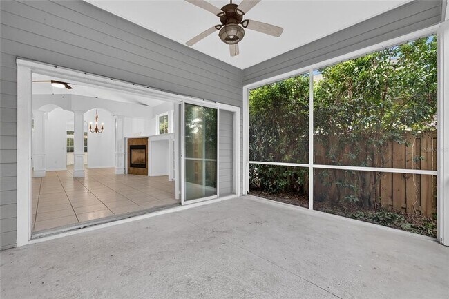 Building Photo - 914 SW 83rd Terrace