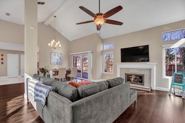 Building Photo - 5915 Smoke Glass Trail