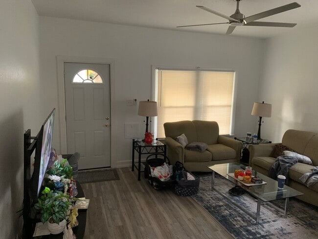 Building Photo - Hastings Duplex