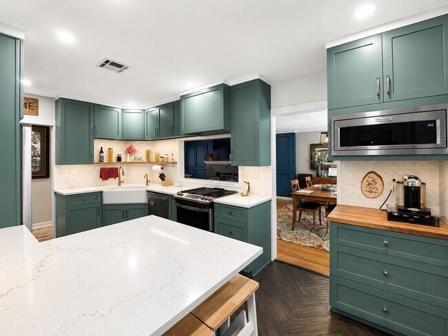 Building Photo - Luxury Terrell Hills Lease with 2025 Remodel, New Salt-Chlorinated Pool & Outdoor Living!  Beauti...