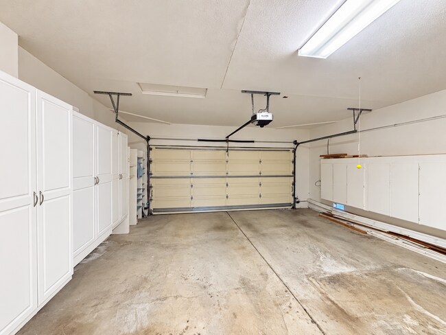Building Photo - 40643 Encanto Way