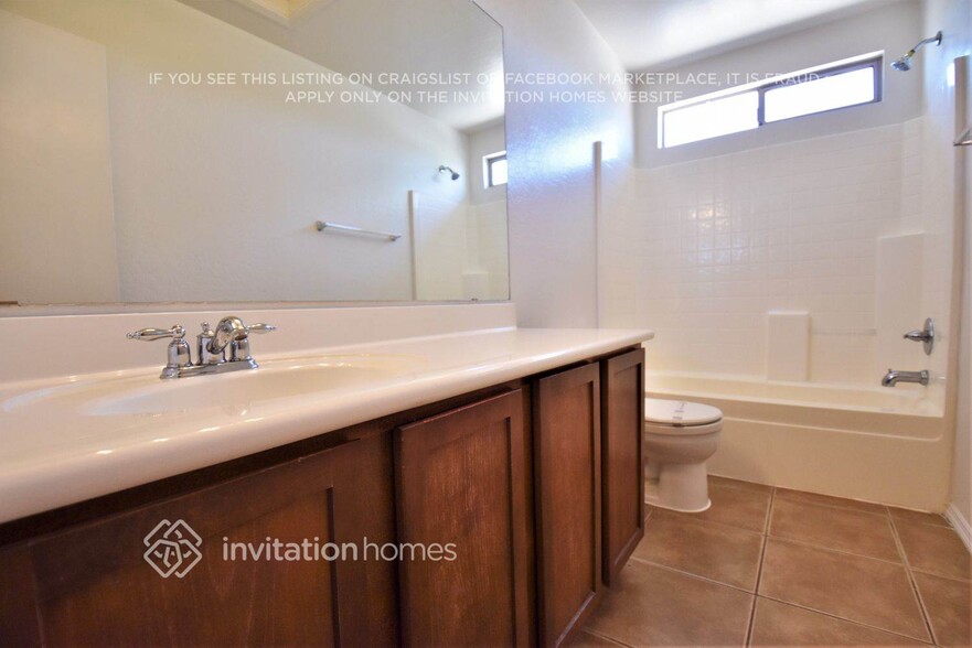 Building Photo - 39618 N Webb Cir