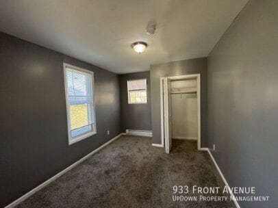 Building Photo - 933 Front Ave