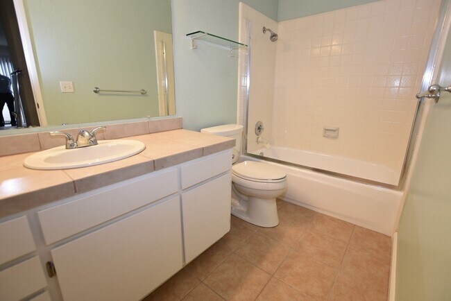 Building Photo - Bright Cambrian 3 Bedroom 2.5 Bath Home w/Office