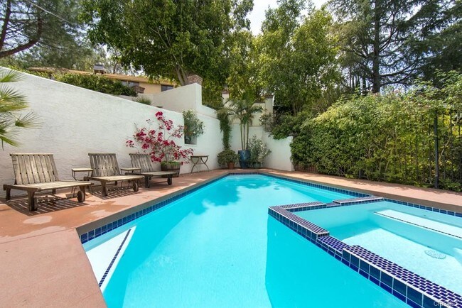 Building Photo - 4713 Bedel St