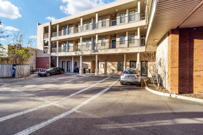 Building Photo - 2 bedroom in Gainesville FL 32601