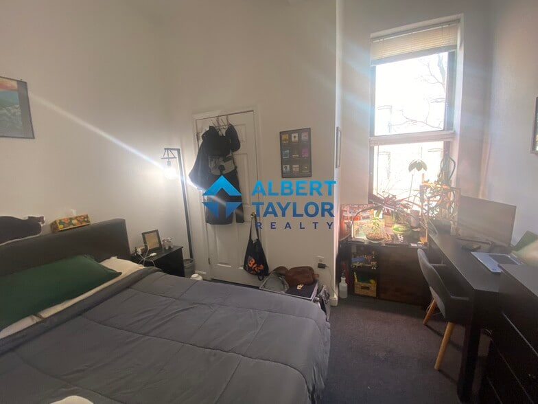 Building Photo - 176 Northampton St