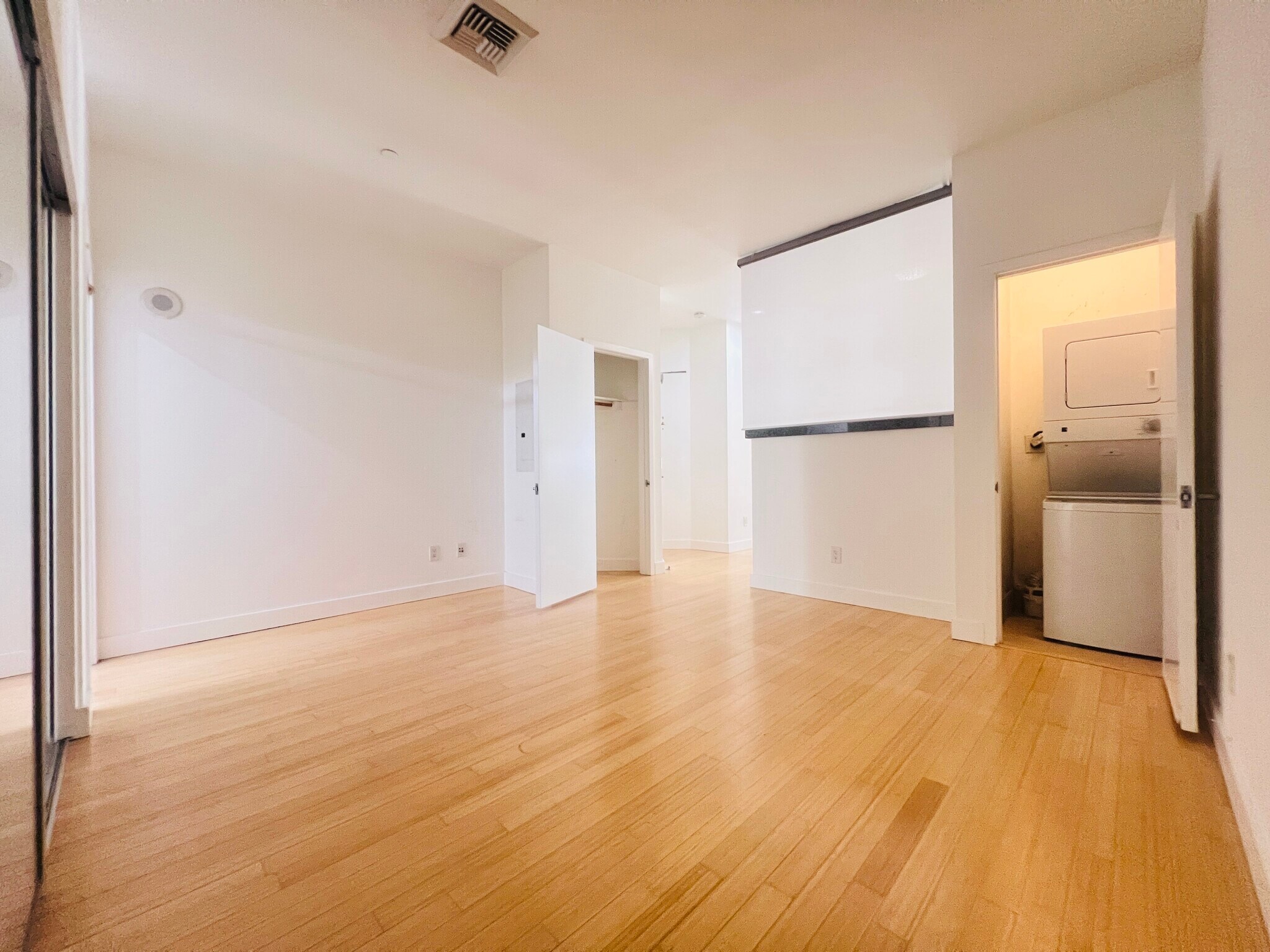 Building Photo - 3810 Wilshire Blvd