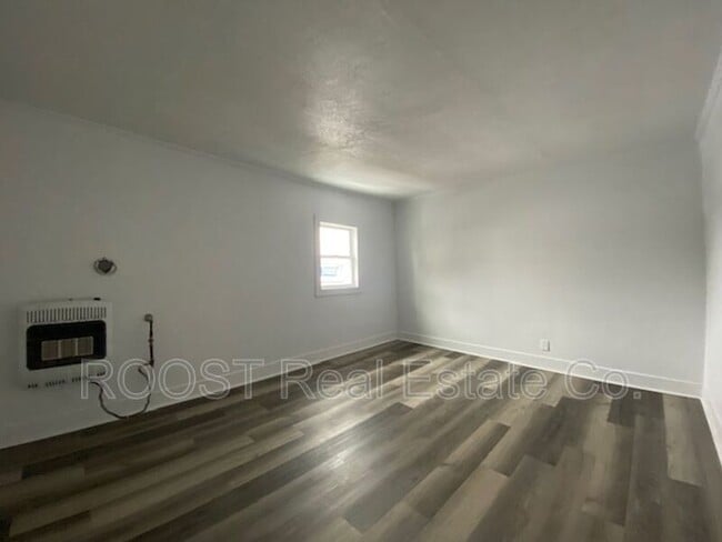 Building Photo - 124 S Chillicothe St