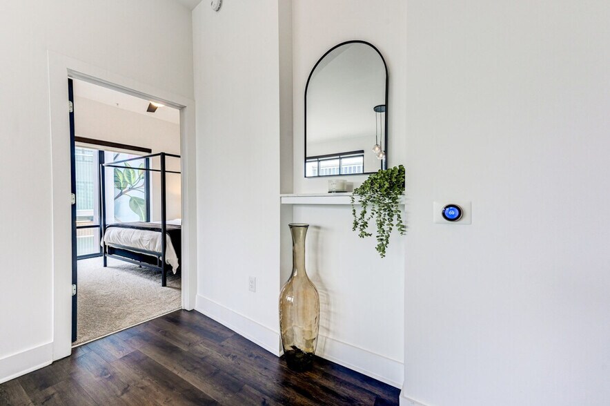 Building Photo - 1075 Peachtree Rd