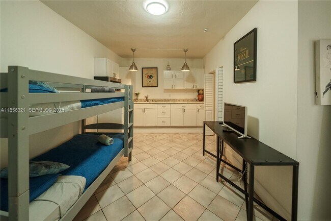 Building Photo - 701 Hollywood Blvd