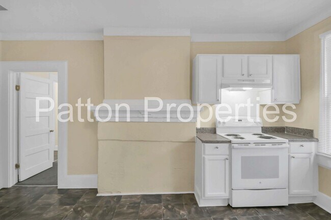 Building Photo - Five Points Home
