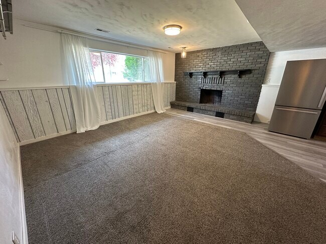 Building Photo - Orem - Single Family (Double kitchen)