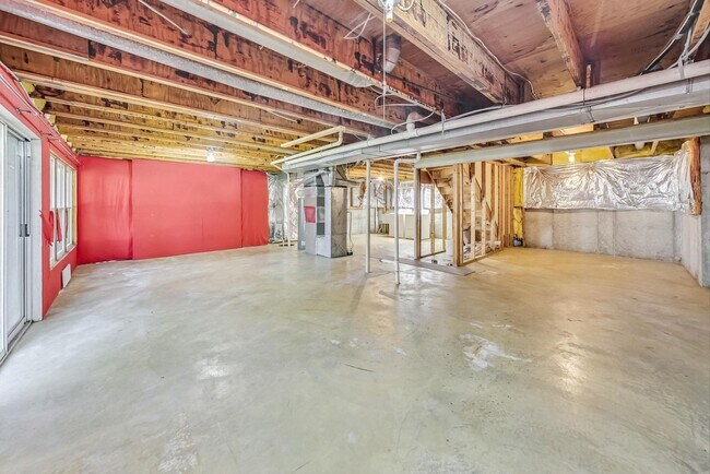 Building Photo - Cool on Cool Spring! Large SF 4 Bed + 2.5 BA