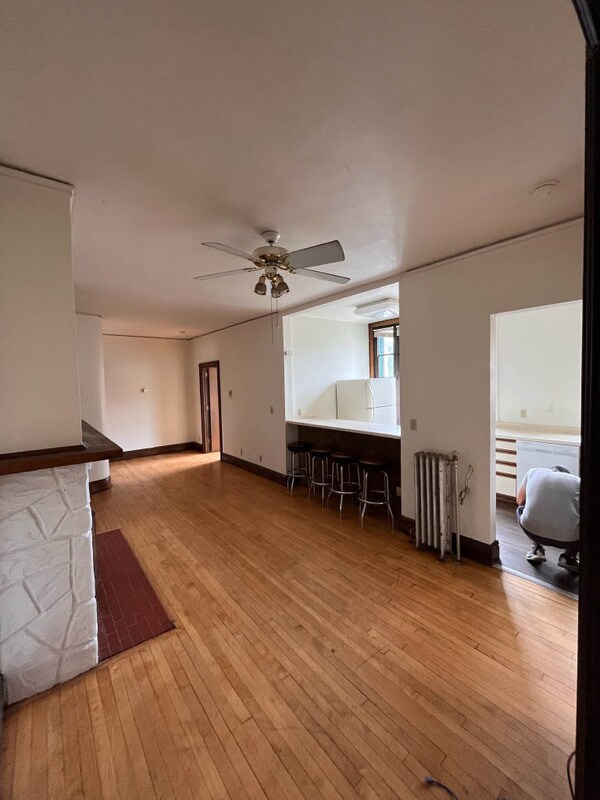 Building Photo - 612 Howard Pl