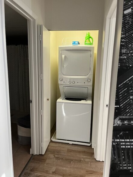 Building Photo - 1550 S Blue Island Ave