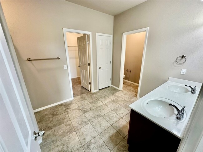 Building Photo - 433 North Drewrys Bluff Drive