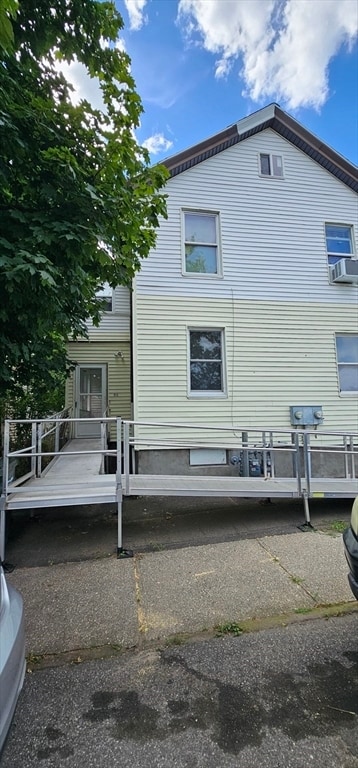 Primary Photo - 12 Foster St