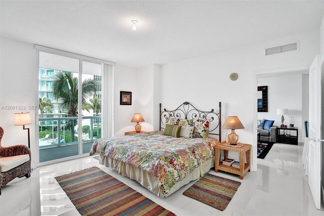 Building Photo - 7900 Harbor Island Dr