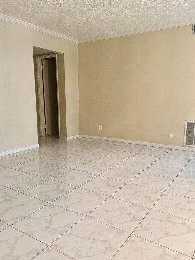 Building Photo - 3491 La Jardin Ct