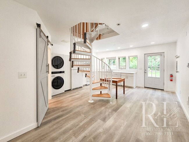 Building Photo - Waterfront Tudor | Private, Vintage Charm with Casita