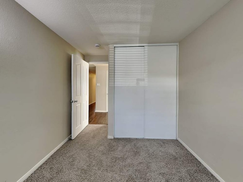 Building Photo - 27848 Crosspath Ave