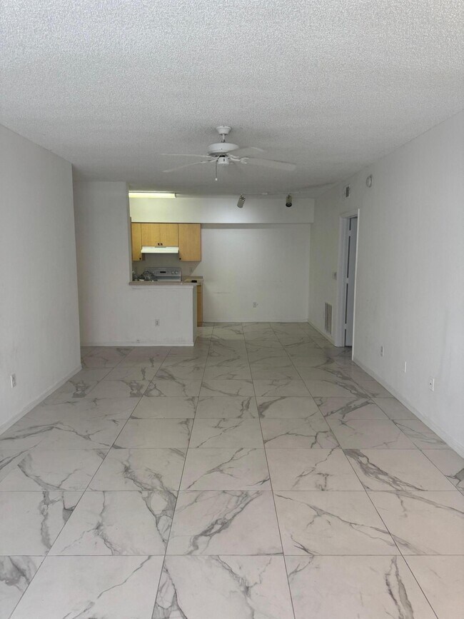 Building Photo - 10330 Fox Trail Rd S