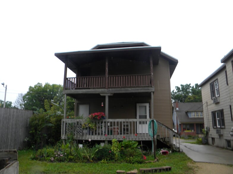 Building Photo - 269 Waubesa St