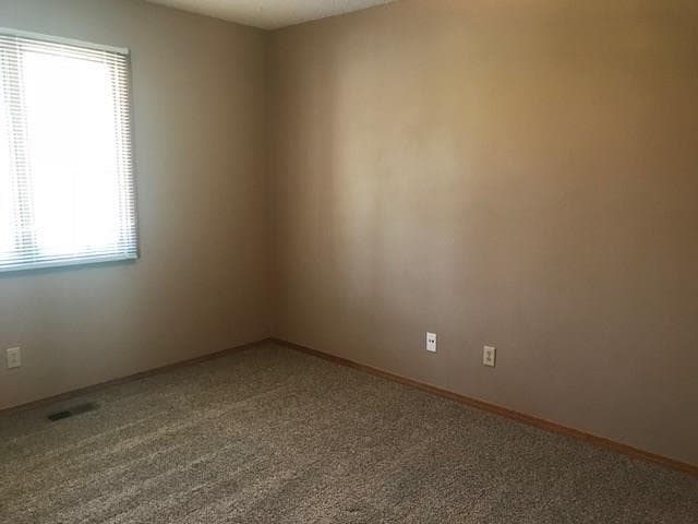 Building Photo - 5 Pinehurst Dr