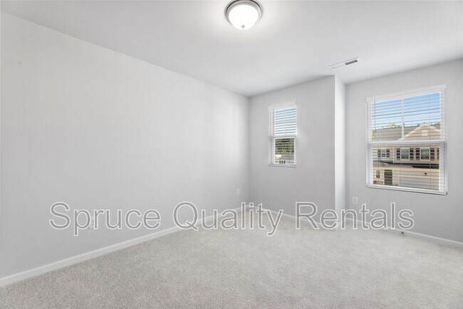 Building Photo - 1015 Red Wing Dr