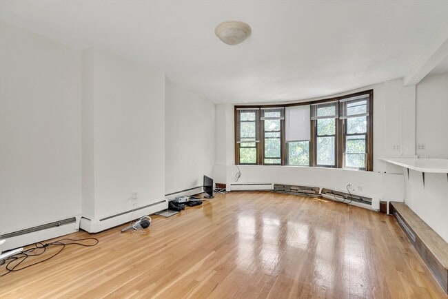 Building Photo - 39 E Springfield St