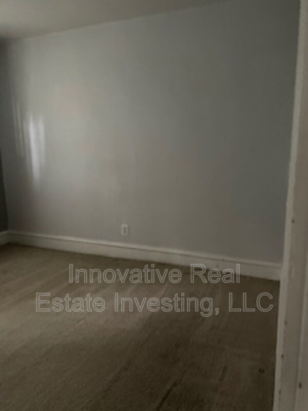 Building Photo - 4806 McKean Ave