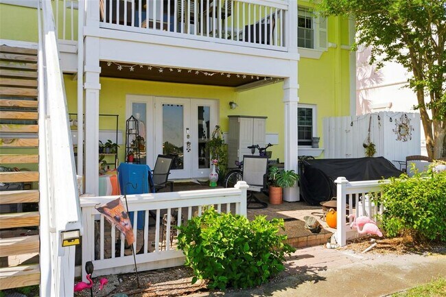 Building Photo - 201 Pompano Dr SE