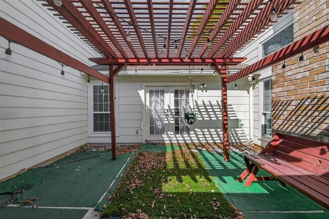 Building Photo - 11414 Meadow Lake Dr