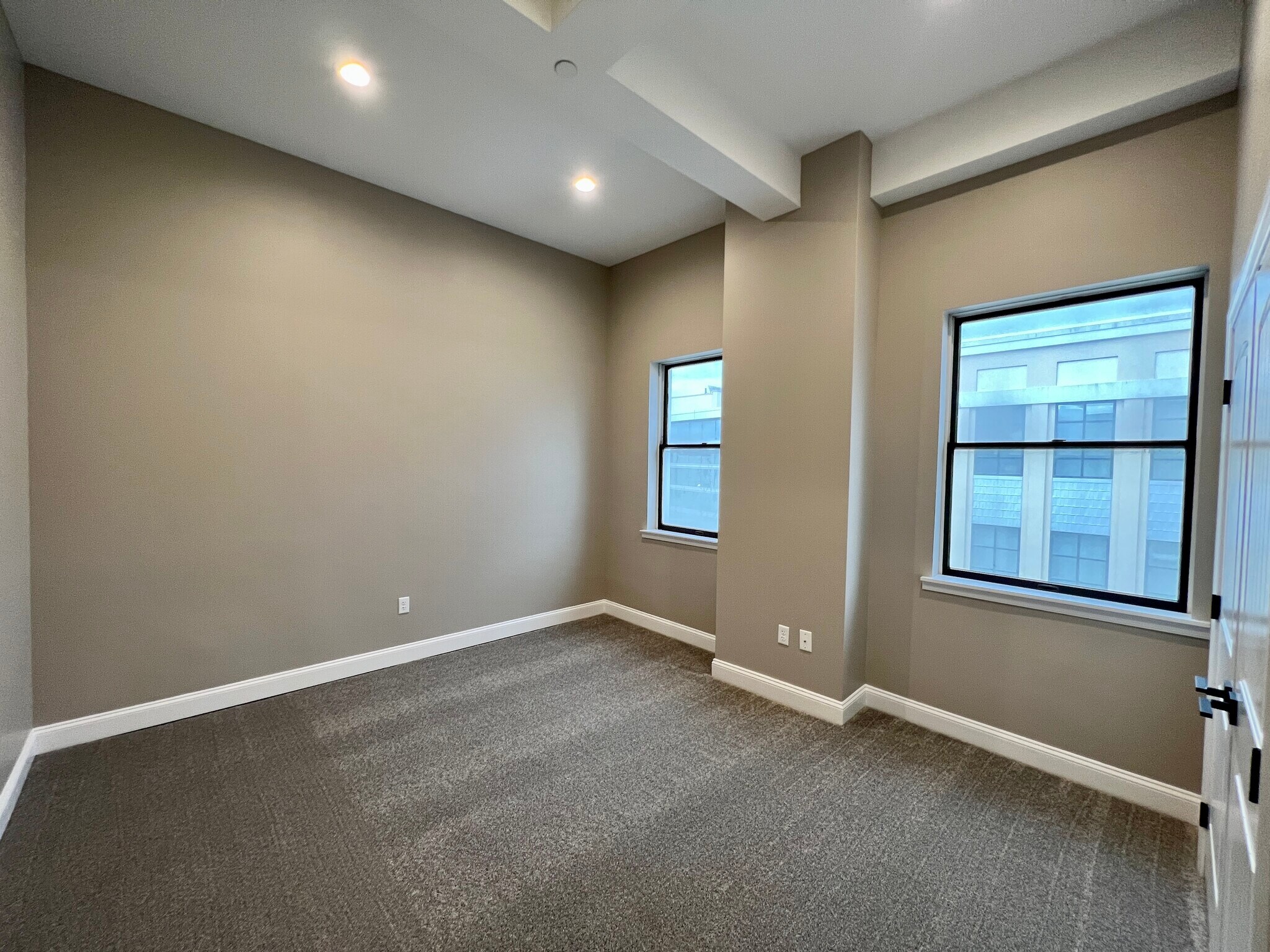 Building Photo - 33 E Northampton St